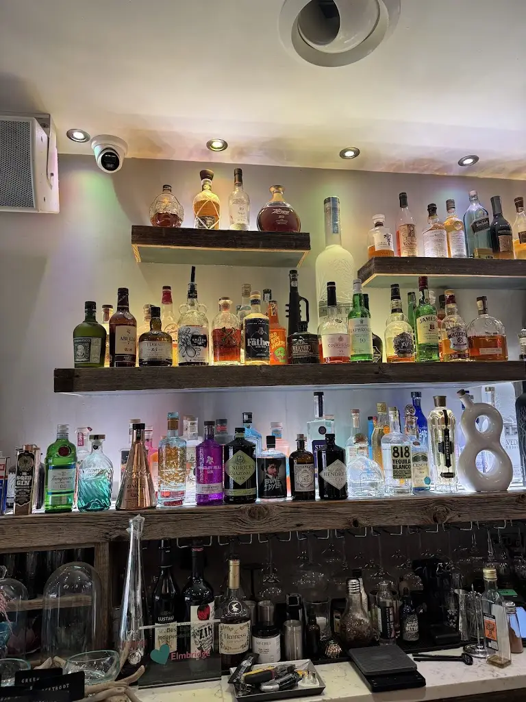 Michelle Clarke_Hummings_Esher_review