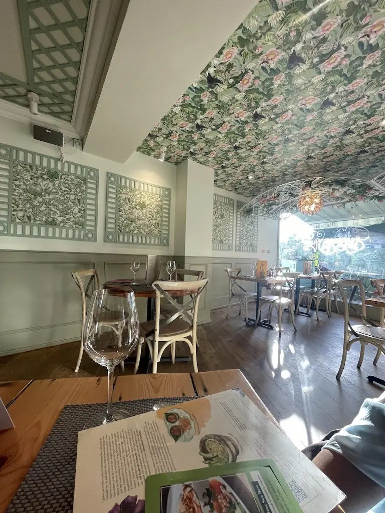 Giggling Squid - Esher_Esher_slider_image_3