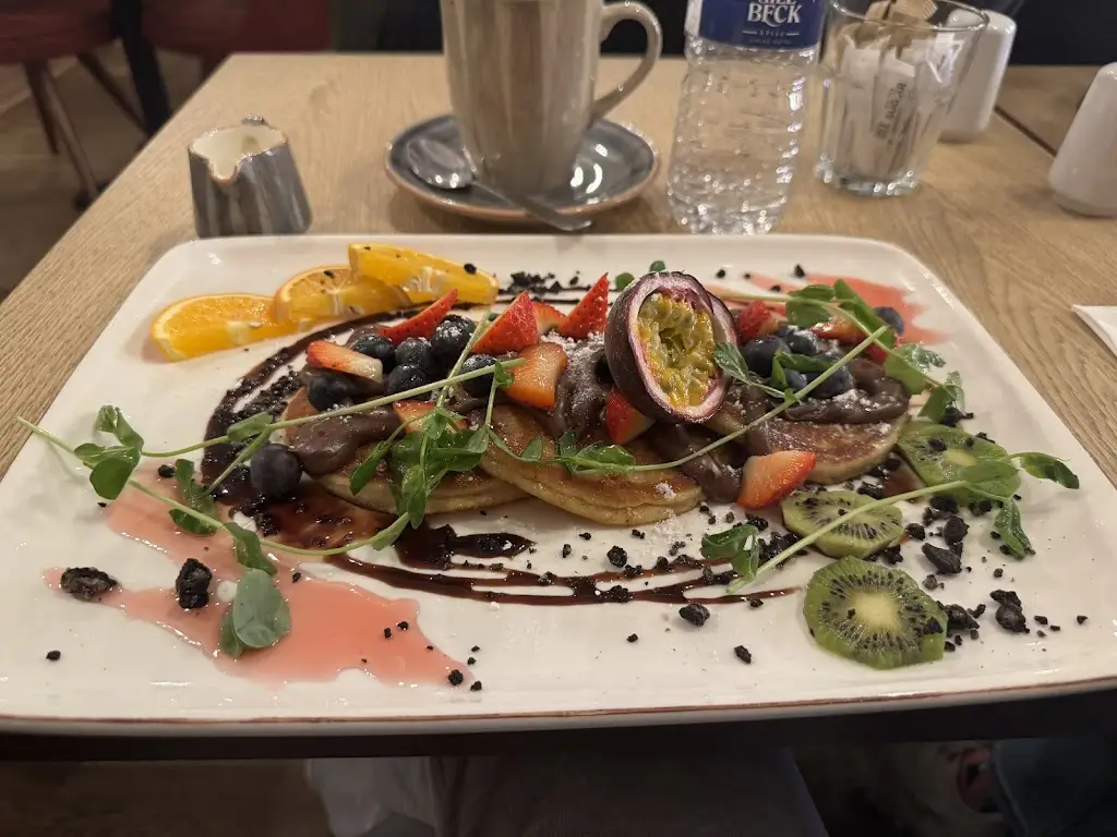 bob the builder_La Vida Café and Bistro_Enfield Town_review