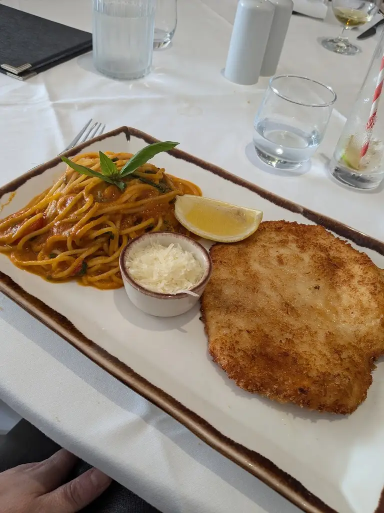 Judges Restaurant Enfield_Enfield Town_slider_image_3