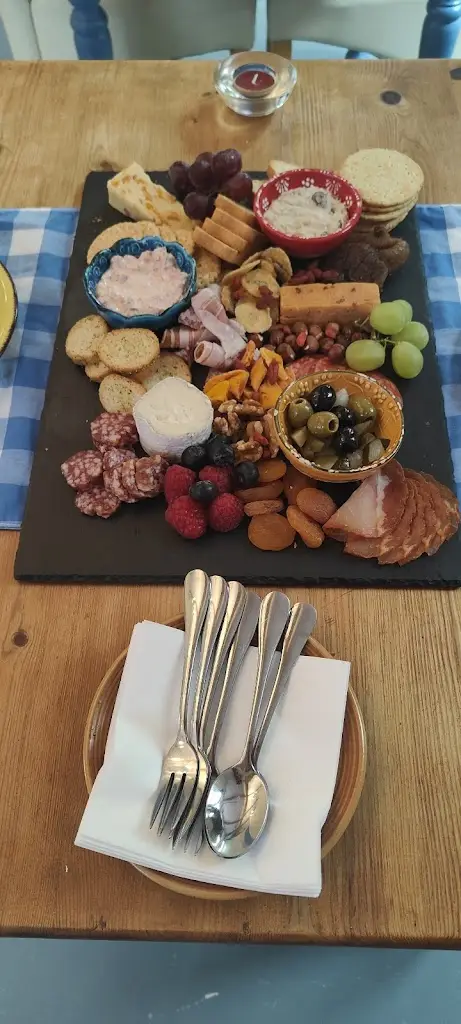 Menu_Azura Tapas & Cocktails_Axminster_image_1