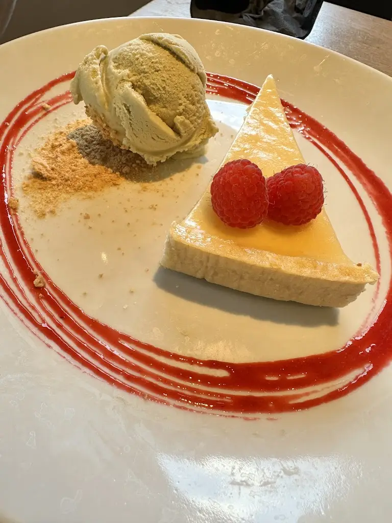 Alexandros Magnis_Zaza_Enfield Town_review