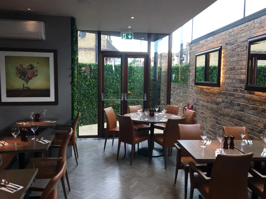 Zaza restaurant in Enfield Town