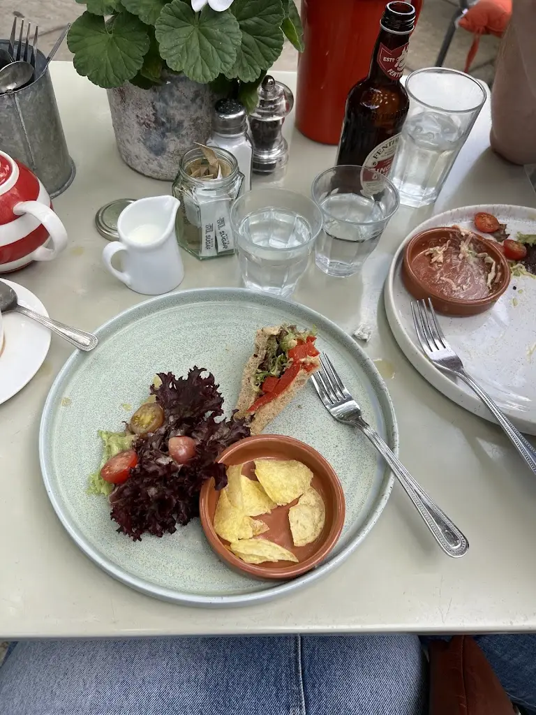 Denise Partleton_Driftwood Cafe_Emsworth_review