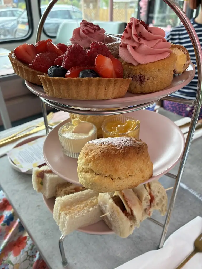 Hannah Reilly_BLOOMS Restaurant & Tearoom_Emsworth_review