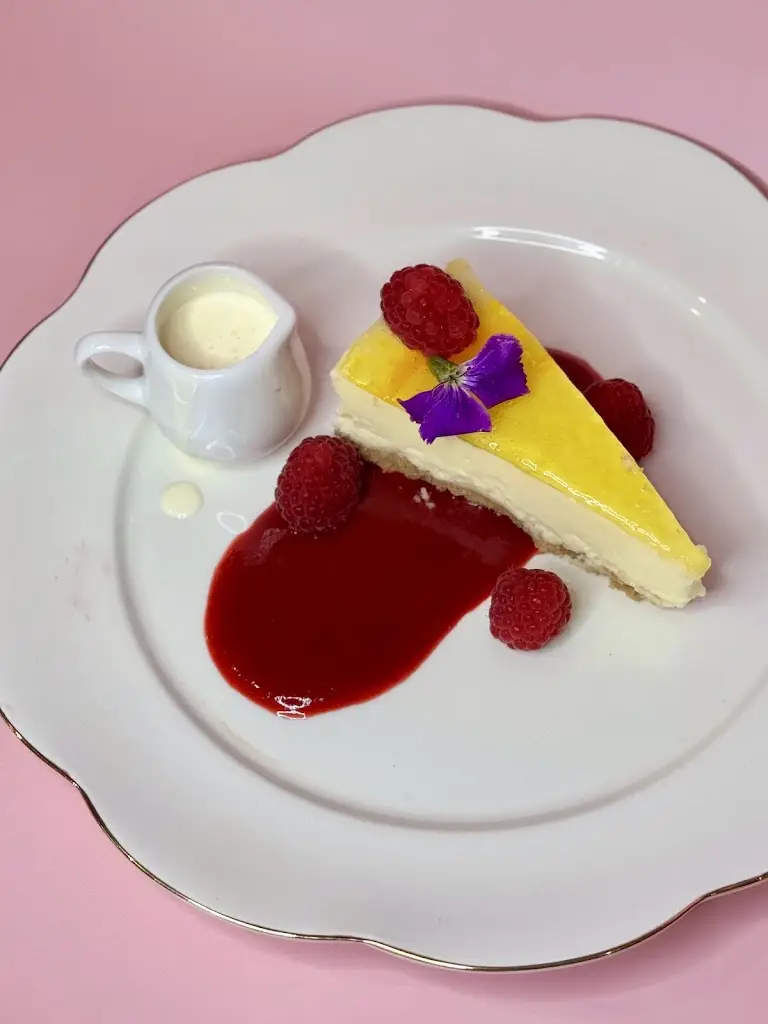 BLOOMS Restaurant & Tearoom_Emsworth_slider_image_3