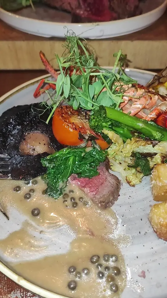 The Hengist Restaurant & Cocktail Bar_Aylesford_slider_image_2