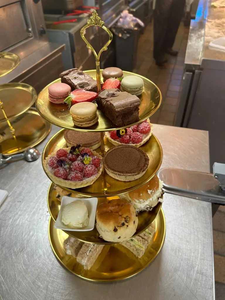 The Hengist Restaurant & Cocktail Bar_Aylesford_slider_image_3