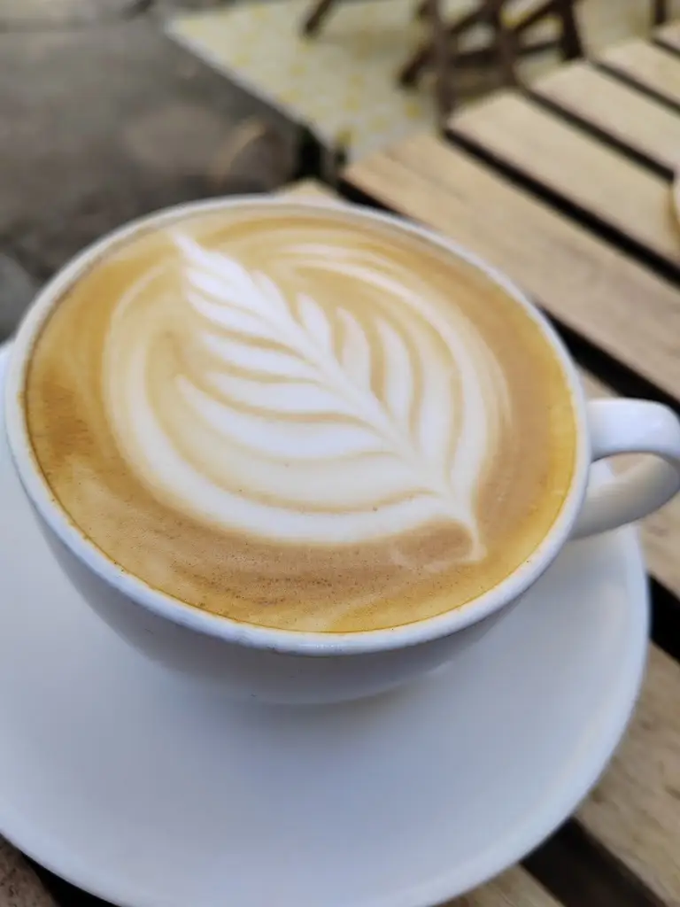 Drew Lucas_The Blonde Beet_Essendine_review