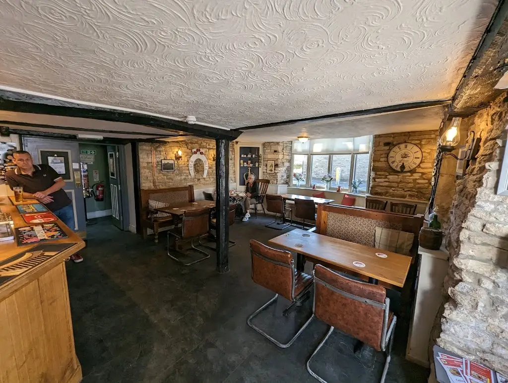 The Crown_Essendine_slider_image_1