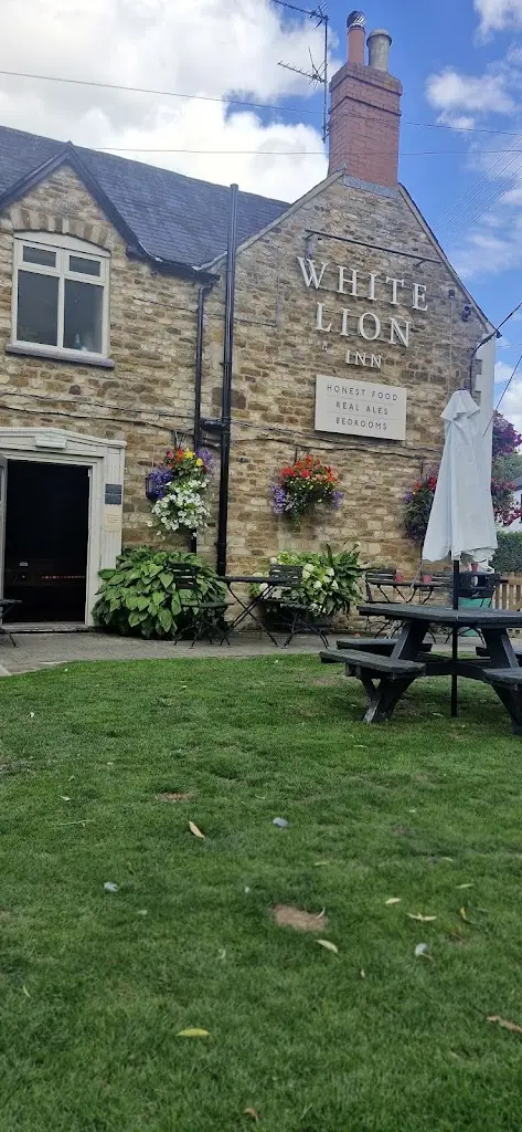 Darren Sibley_The White Lion Inn_Essendine_review