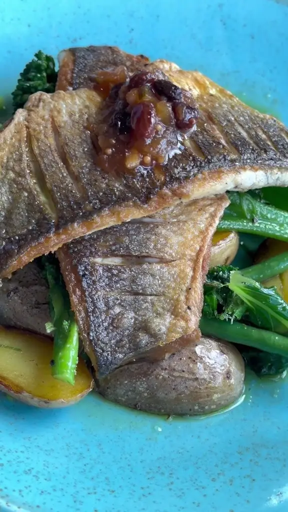 GOGOS Waterfront Restaurant_Eton Wick_slider_image_2