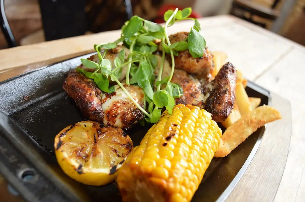 GOGOS Waterfront Restaurant_Eton Wick_slider_image_3