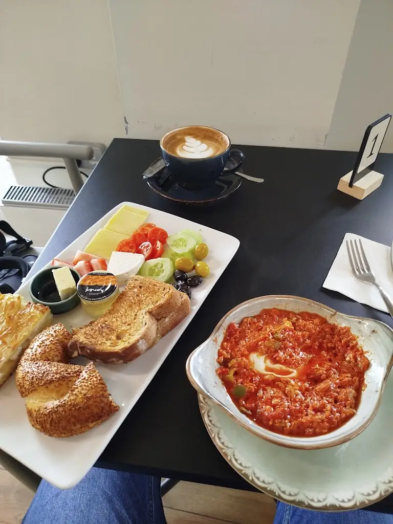 Wahaj A._The Corner Cafe_Eton Wick_review