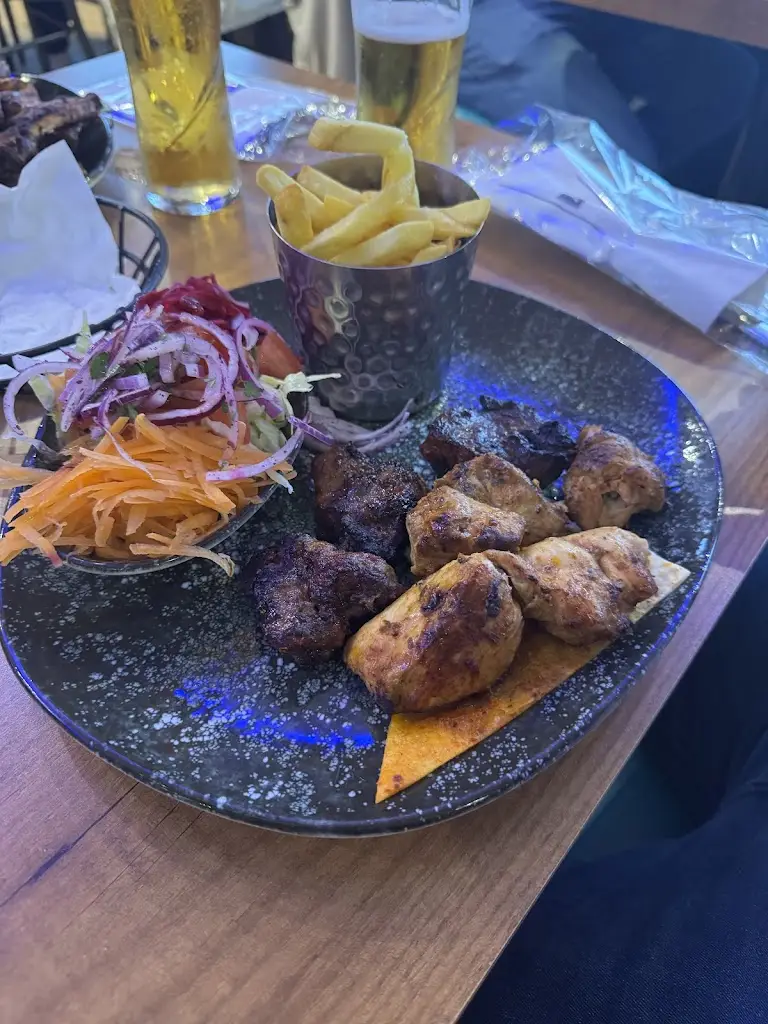 Tayla Brown_Alim-Et Larkfield_Aylesford_recensione