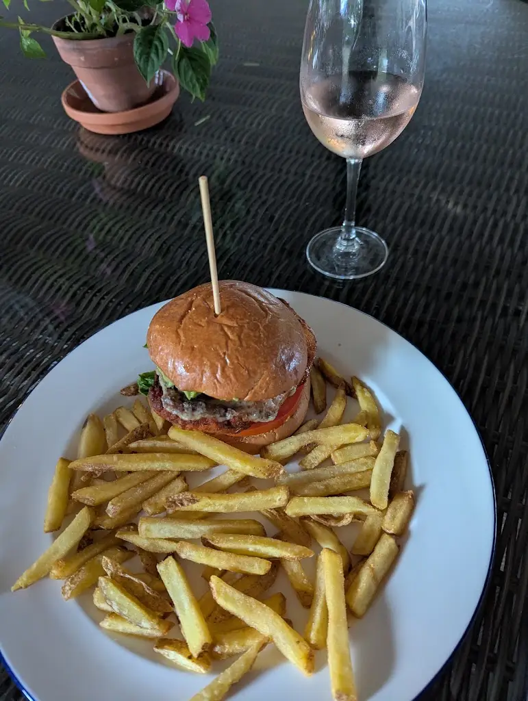 Helena_The Tally Ho_Eversley_review