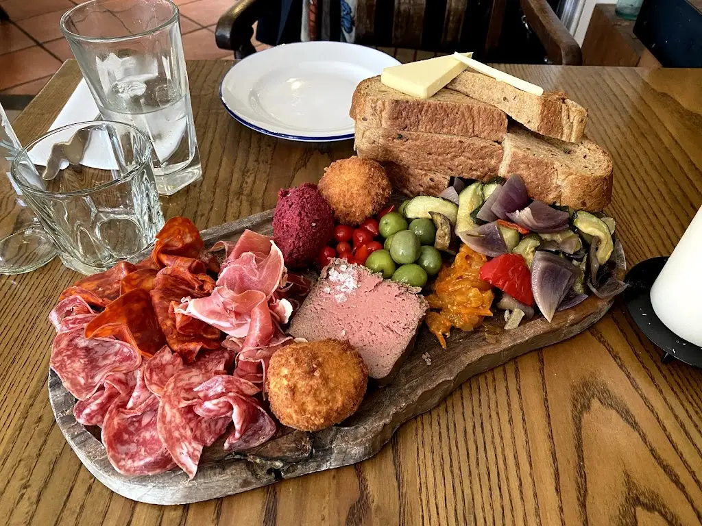 The Tally Ho_Eversley_slider_image_3