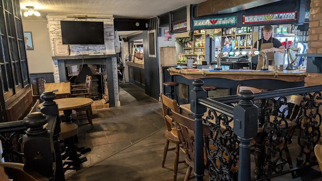 Michael Rössel_The Golden Pot_Eversley_review