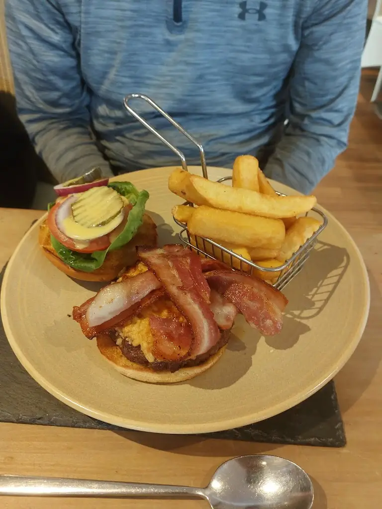 Alan Watson_The Elm Tree Inn_Emneth_review