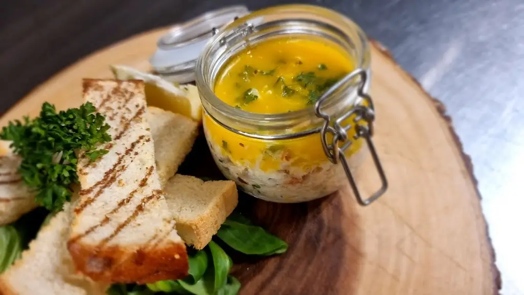 Menu_Blues Restaurant & Bar_Emneth_image_8