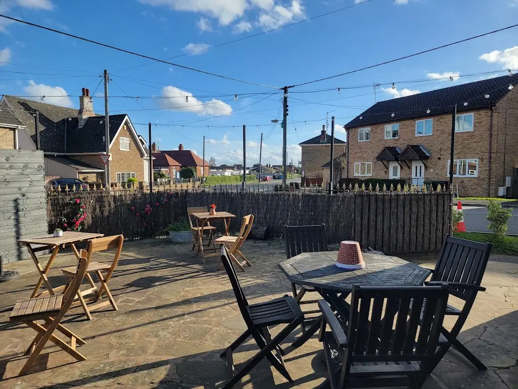 Kristen Rivera_Sweet Things Savoury_Emneth_review