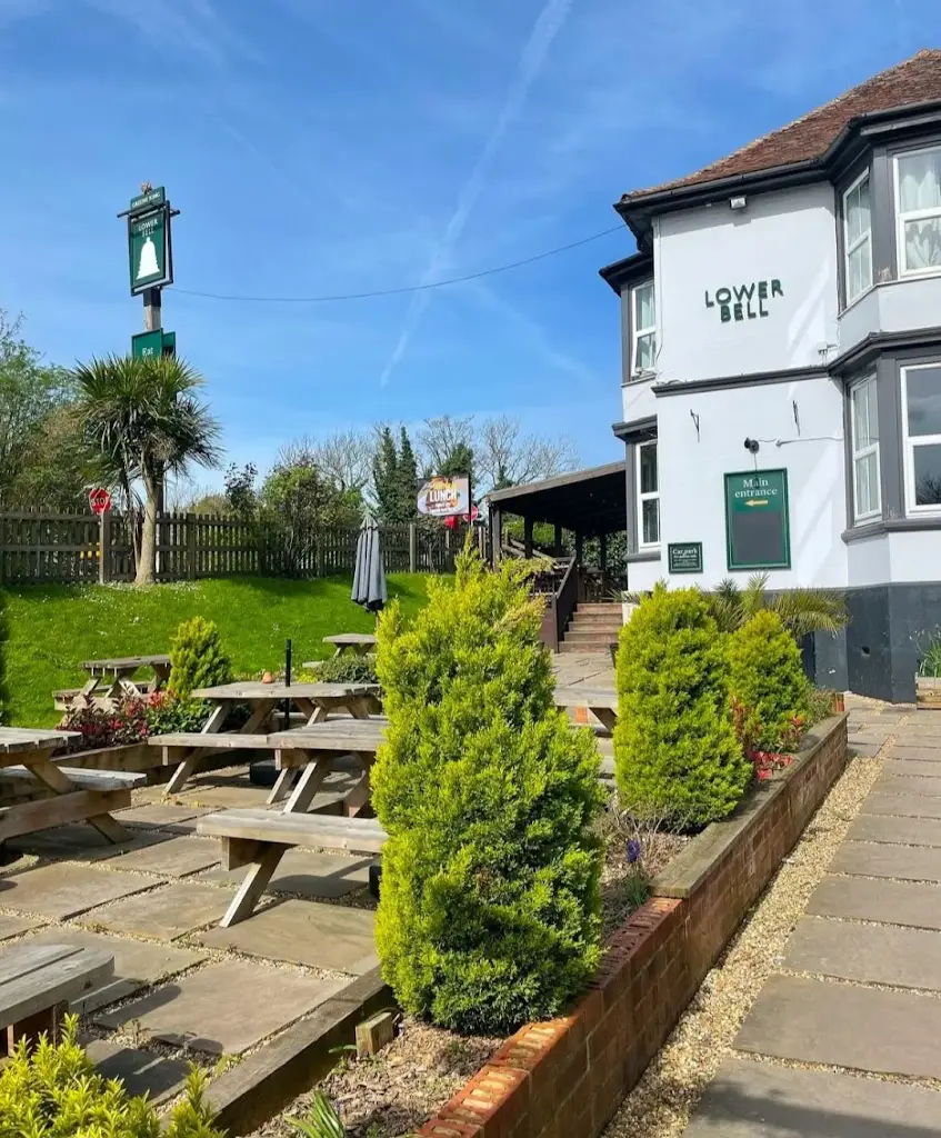 The Lower Bell_Aylesford_slider_image_3