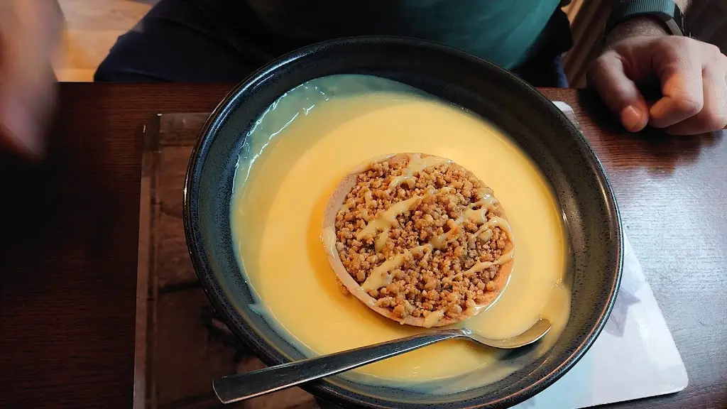 Anna Rokitowska_Old Black Bank_Exhall_recensione