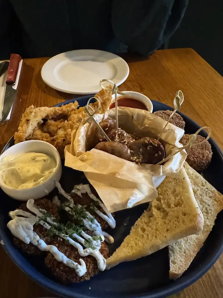 Paul Ormerod_Travellers Rest_Euxton_review