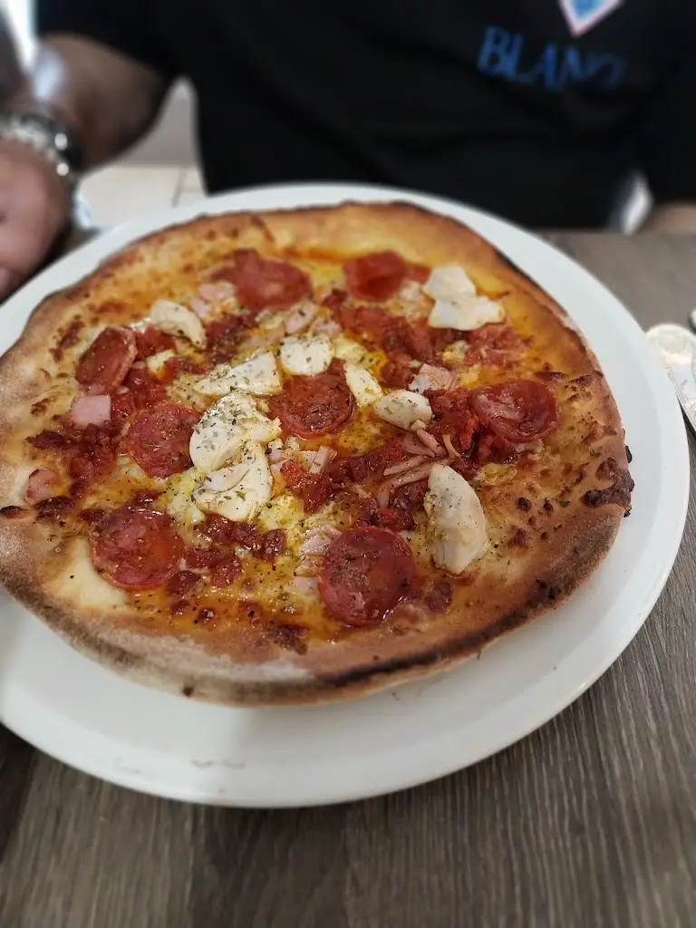 Papa Luigi's_Euxton_slider_image_3