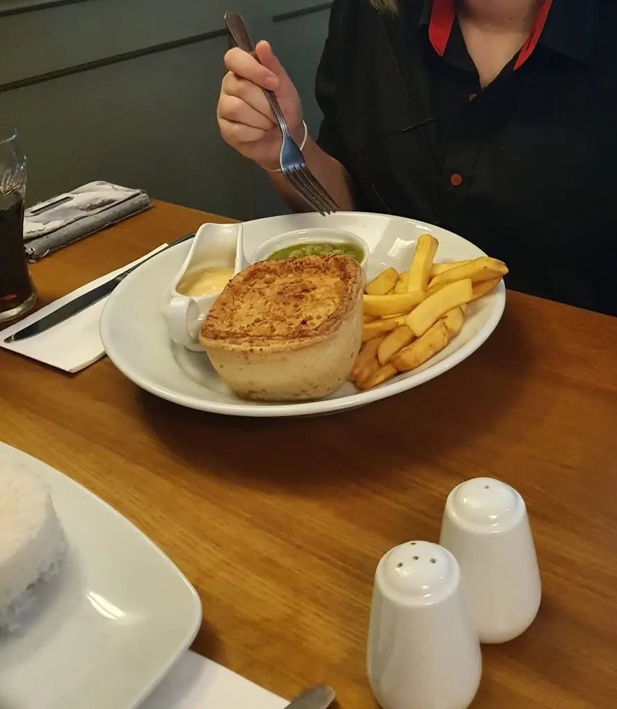 Menu_Bowling Green_Euxton_image_7