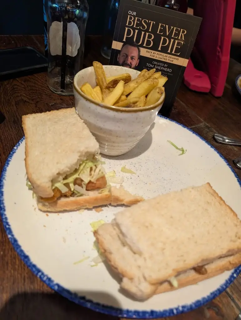 Paige Shilling_Fields at Aylesford_Aylesford_review