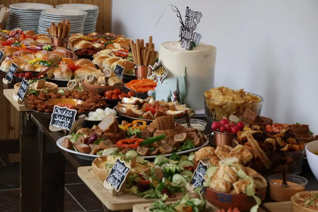 Ian Bown_Hawk & Buckle_Etwall_review