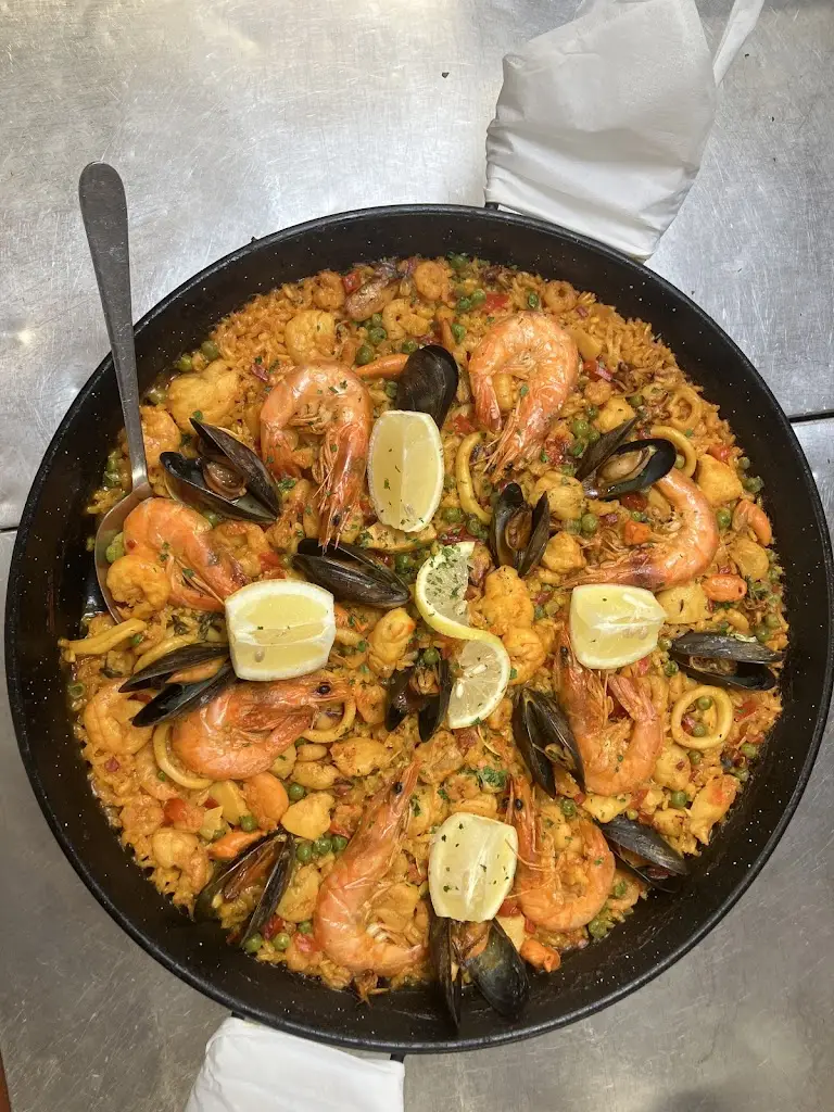 La Familia Restaurant_Ewell_slider_image_2