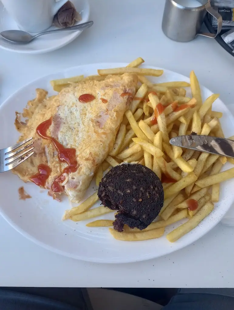 stephen corbett_Luna Coffee_Ewell_review