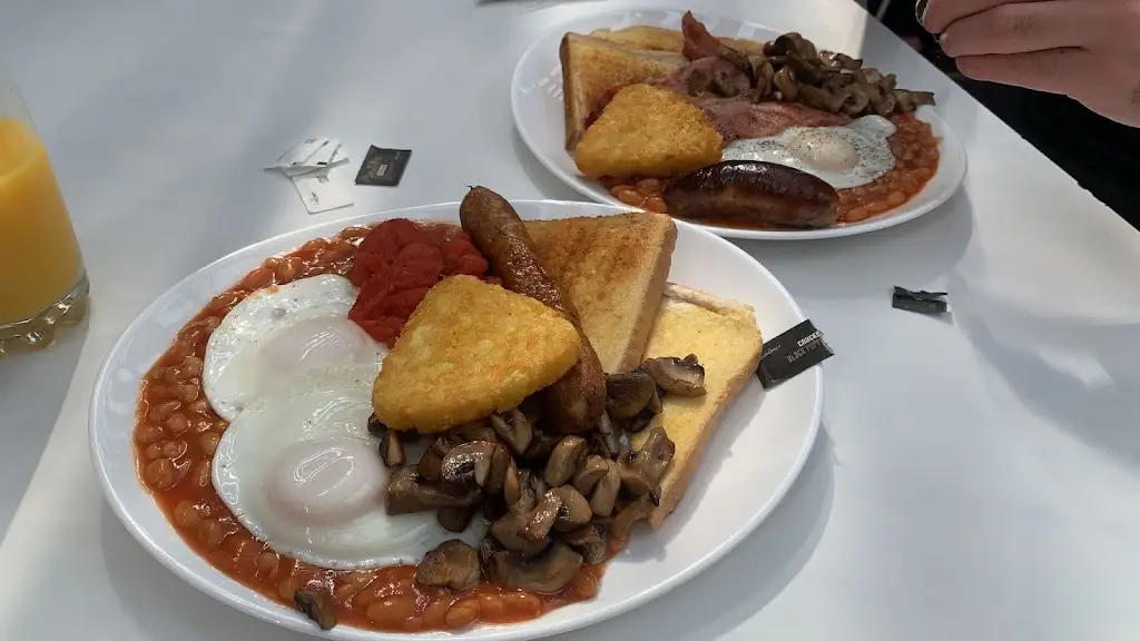 Louis Eats_Luna Coffee_Ewell_review