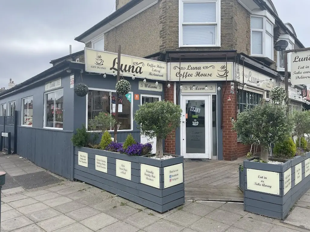 Luna Coffee restaurant in Ewell
