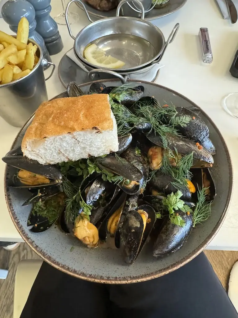 Jade Wildman_Gylly Beach Cafe_Falmouth_review