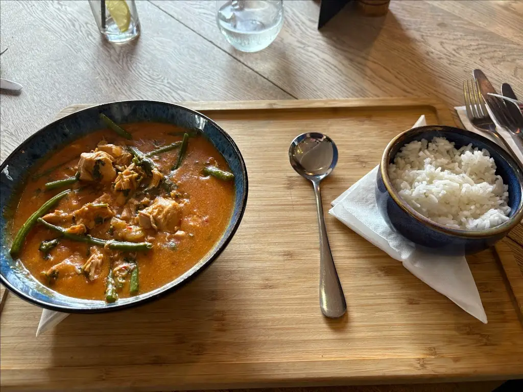 Gregory Fishwick_Land & Sea_Exmouth_review