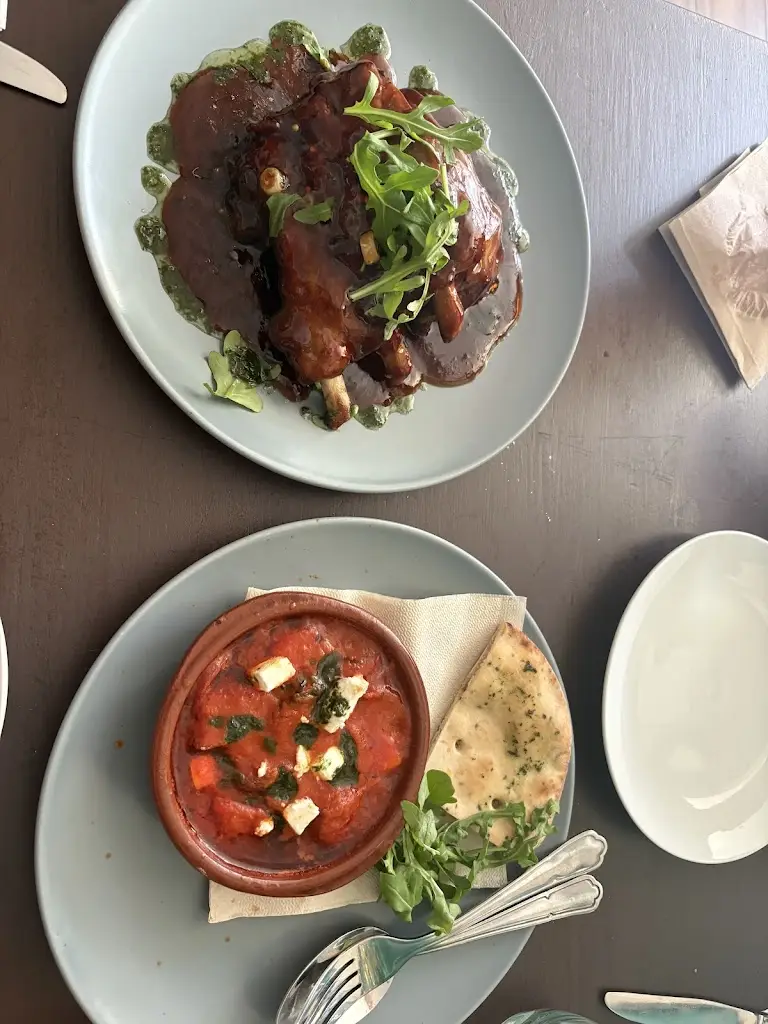 Yasmine Everill_Olive Lounge_Exmouth_review