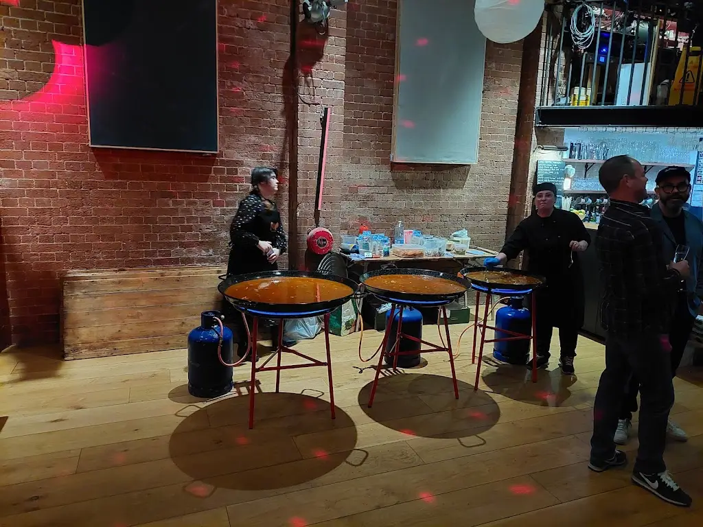 Paella Lovers_Exmouth_slider_image_1