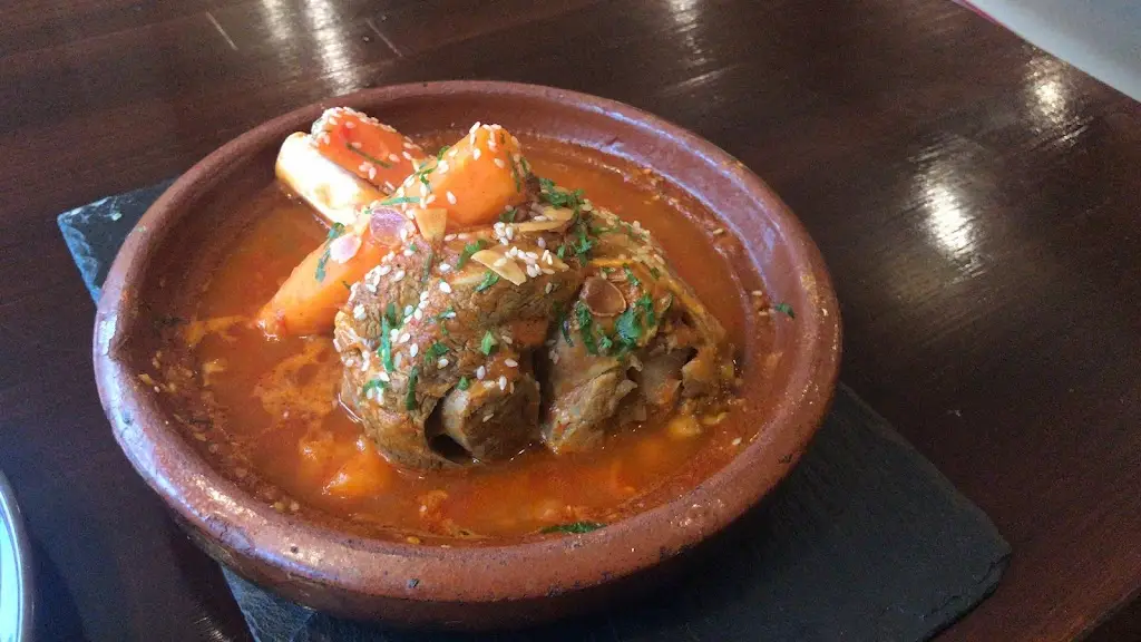 MZ Liu_Nomad Lounge_Eynsham_review