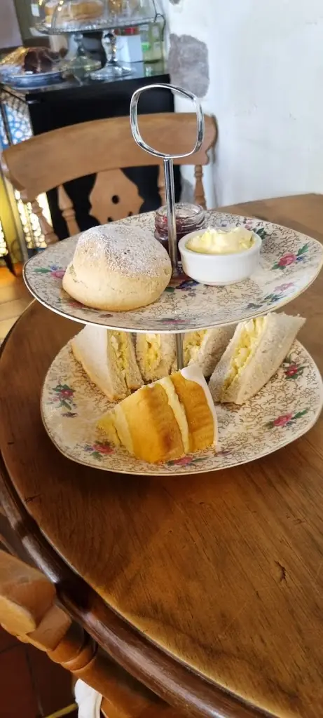 L W_The Almshouse Tea Shop_Axbridge_review