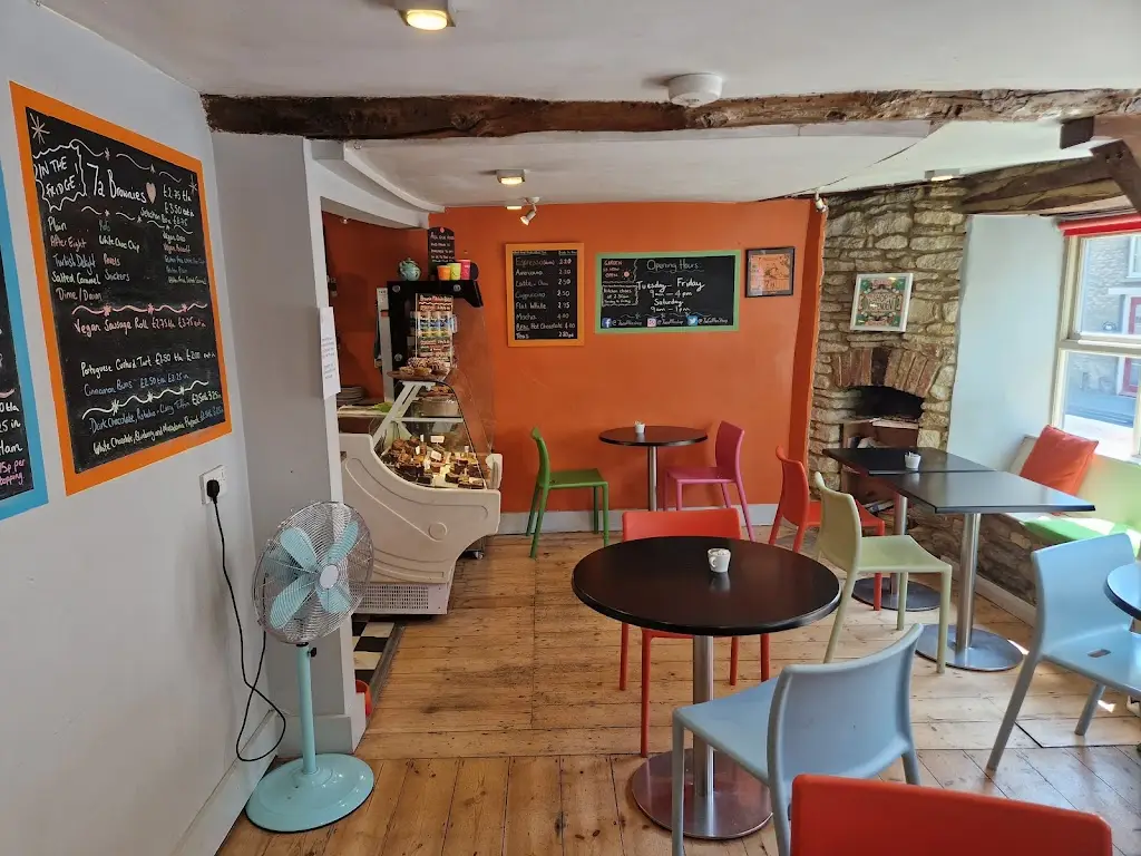 Natalie “BrandyBoomBoom” Metcalfe_7a Coffee Shop_Fairford_review