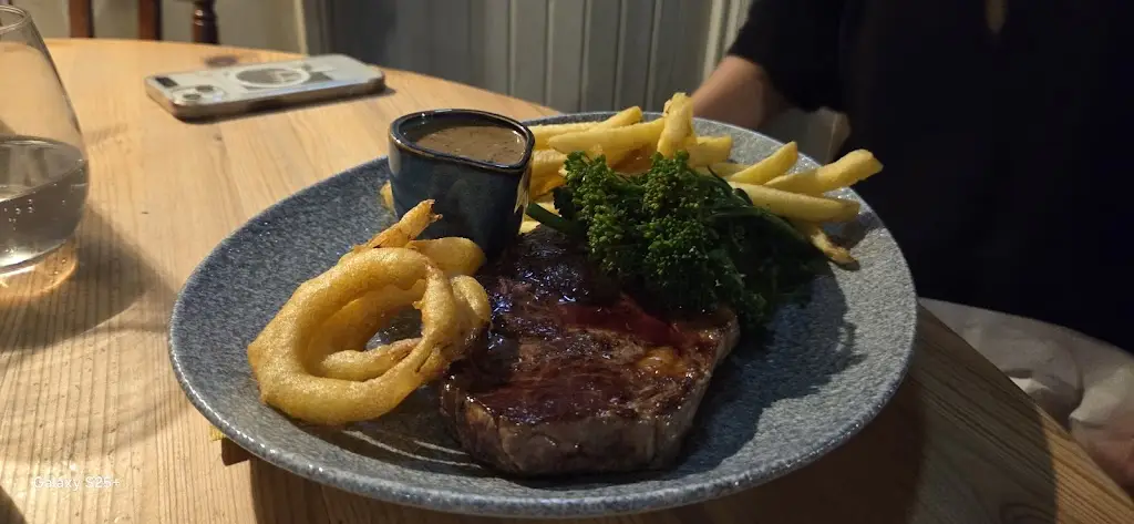 Luke Mckend_Masons Arms_Fairford_review