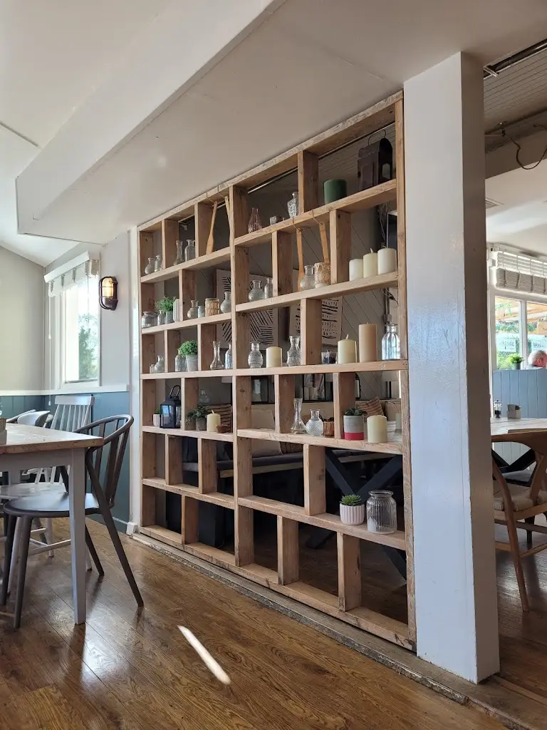 The Lakeside Brasserie_Fairford_slider_image_3