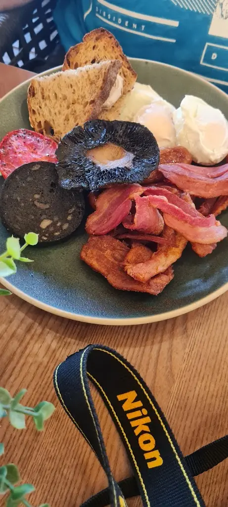 Menu_The Lakes Bar & Kitchen by Yoo_Fairford_image_9