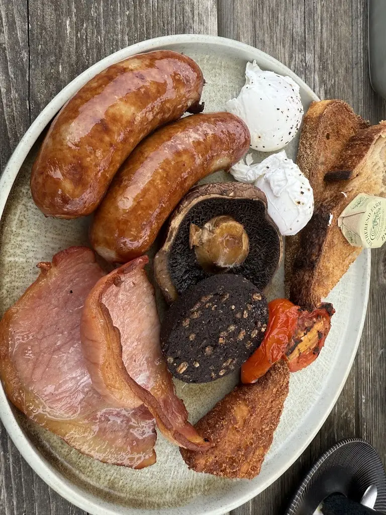 David Peters_The Lakes Bar & Kitchen by Yoo_Fairford_review