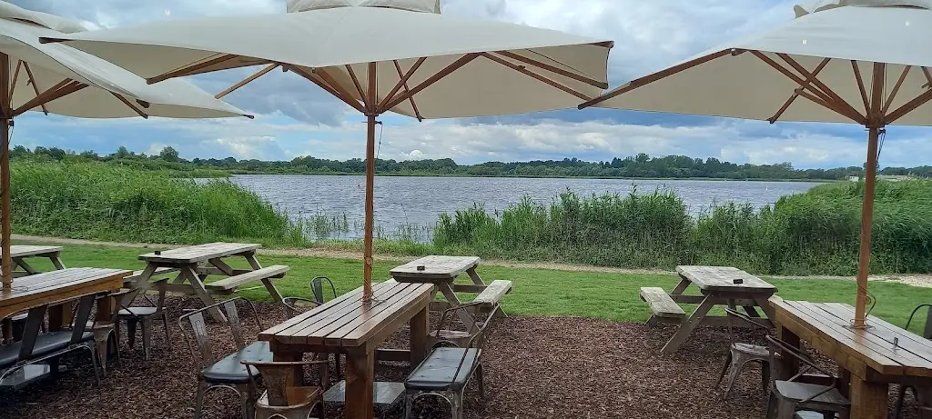 The Lakes Bar & Kitchen by Yoo ristorante a Fairford
