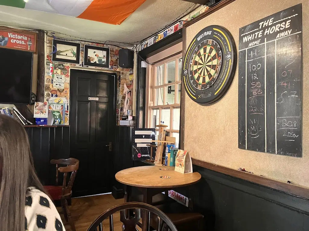 Mark Peat_White Horse Exning_Exning_review