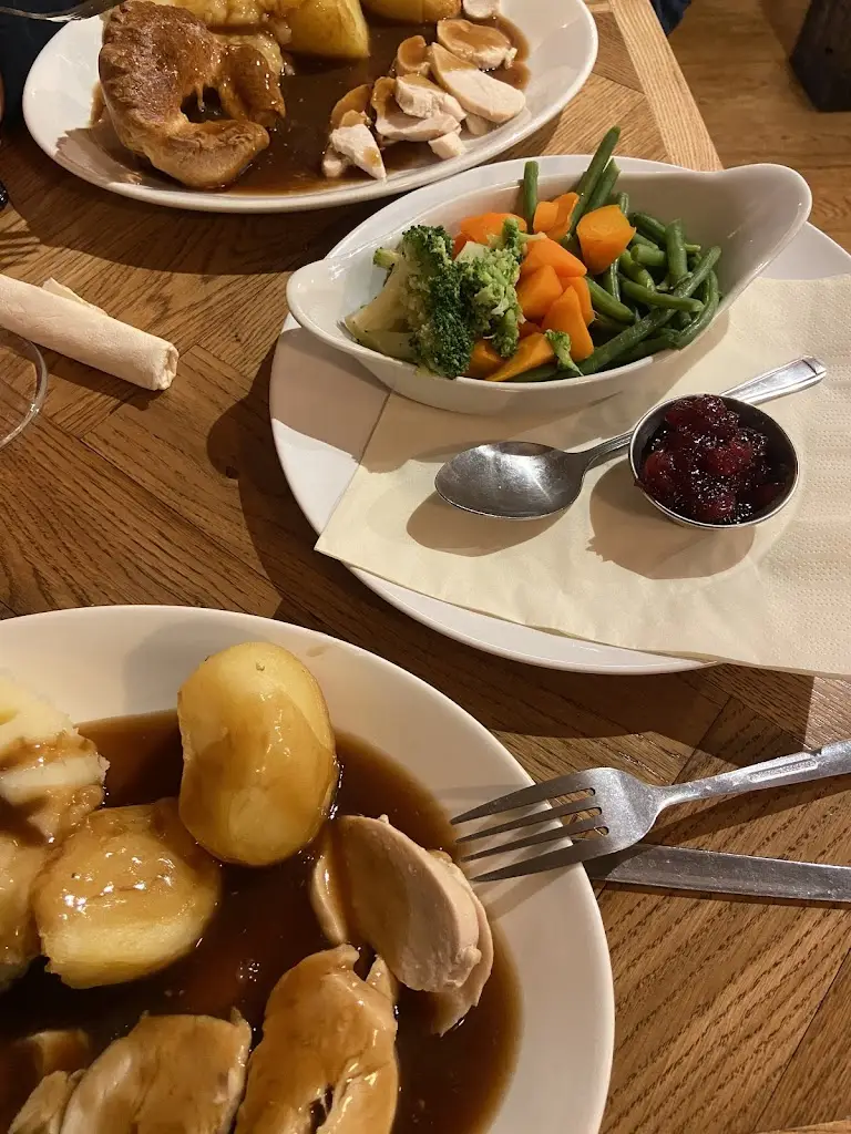 Charis Sparkes_The Waggon & Horses_Exning_review